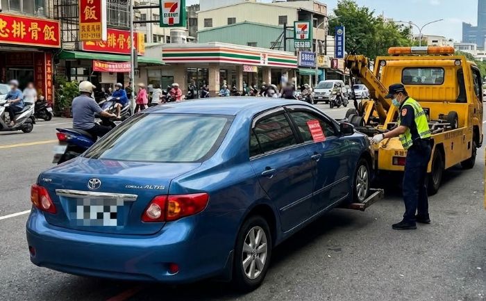 切勿輕信「扣牌免繳回」代辦謠言，最重恐遭扣車及上萬元罰鍰